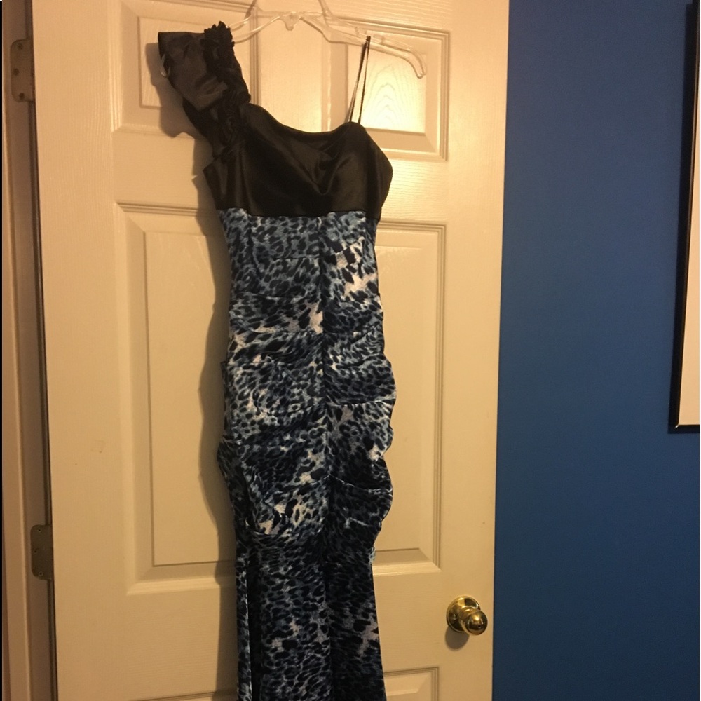 long black and blue dress